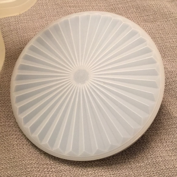 Tupperware Largest Pitcher w/Blue Lid #1416-3 Good Condition - Picture 5 of 9